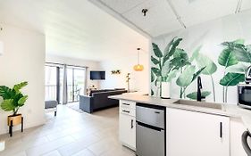 Studio Near Universal Studios With Great View
